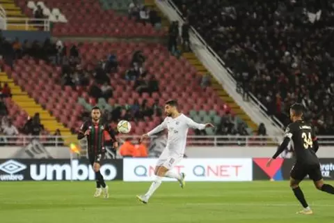 فرصة لبلوغ النهائي.. ماذا قالت الصحف المغربية عن مواجهة الجيش الملكي أمام بيراميدز؟  